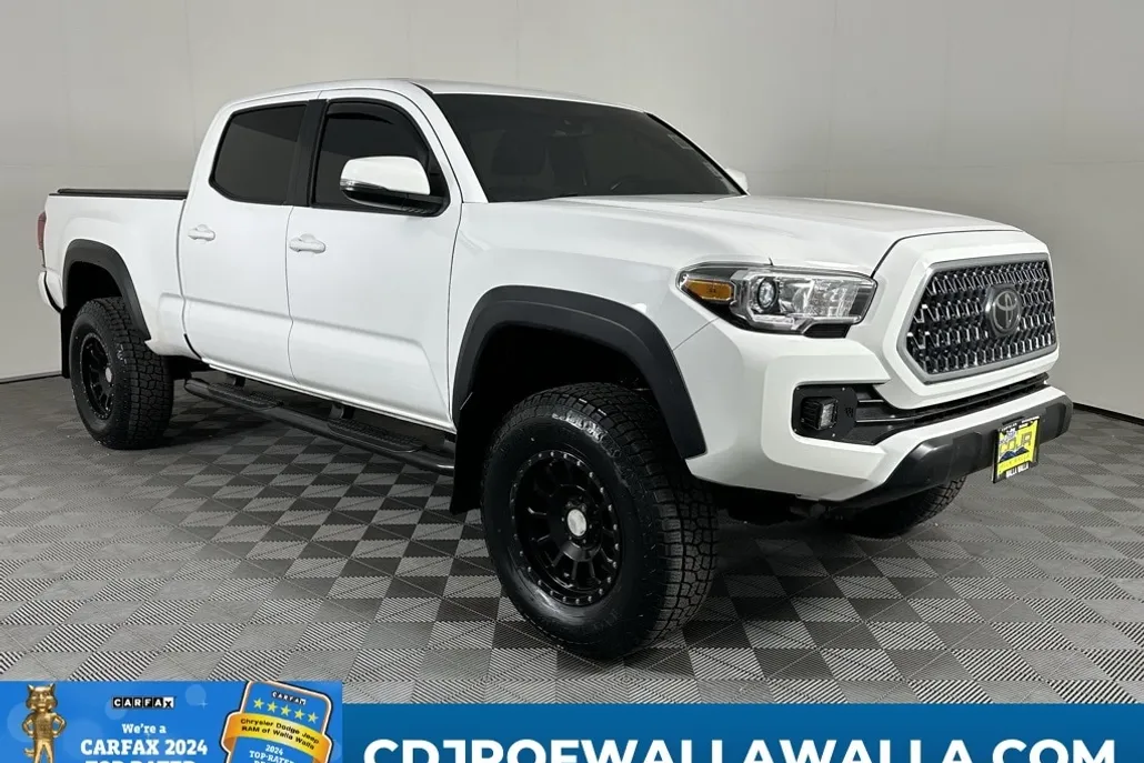 2019 Toyota Tacoma TRD V6 photo 1
