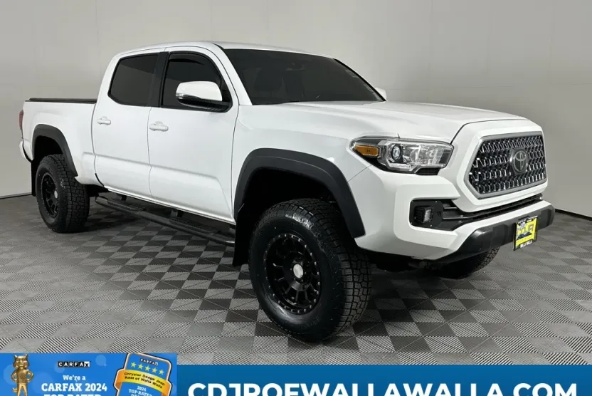 2019 Toyota Tacoma TRD V6 photo 1