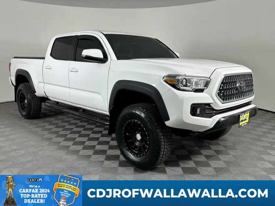 2019 Toyota Tacoma TRD V6 photo 1
