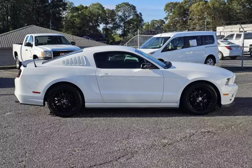 2014 Ford Mustang Base photo 1