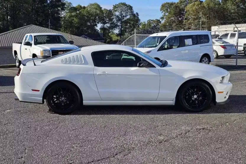 2014 Ford Mustang Base photo 1