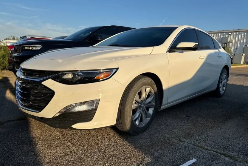 2023 Chevrolet Malibu 1LT photo 1