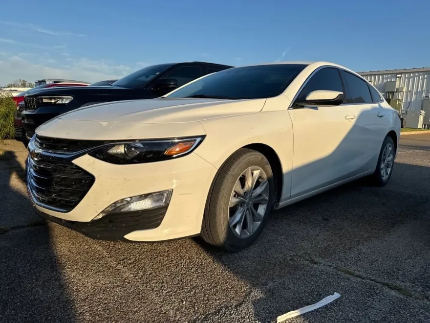 2023 Chevrolet Malibu 1LT photo 1