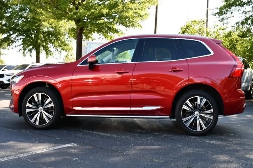 2022 Volvo XC60 B5 Inscription photo 1