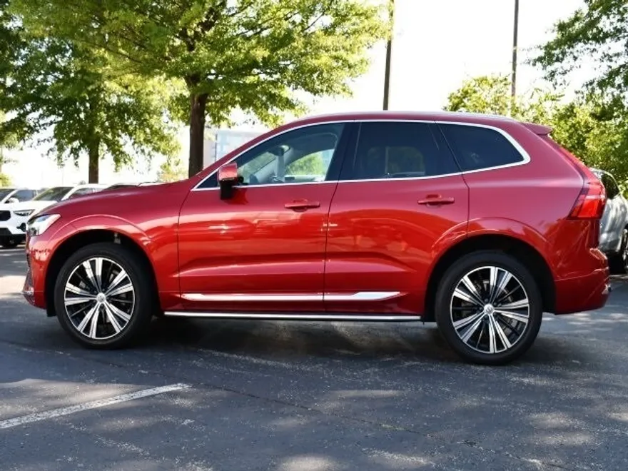 2022 Volvo XC60 B5 Inscription photo 1