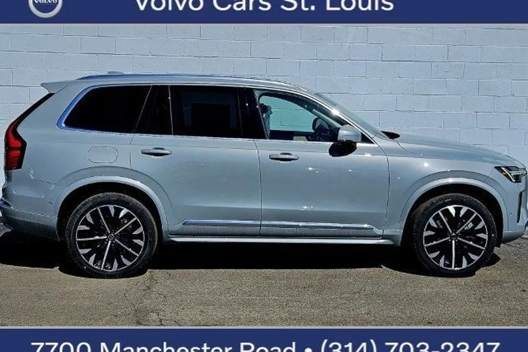 2025 Volvo XC90 T8 Plus photo 1