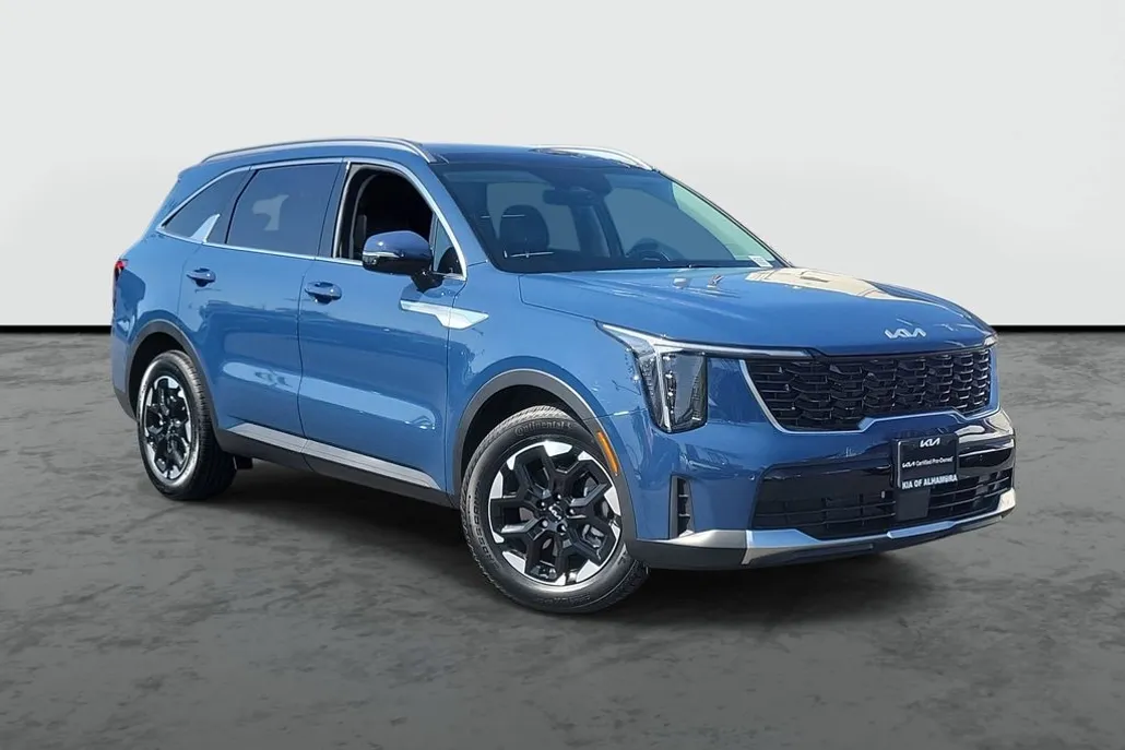 2025 Kia Sorento S photo 1