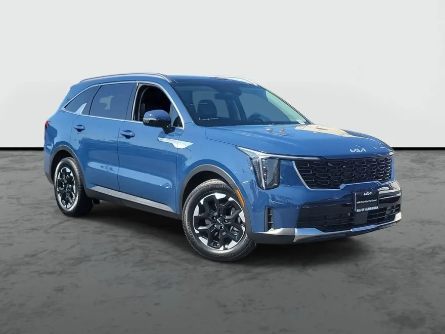 2025 Kia Sorento S photo 1