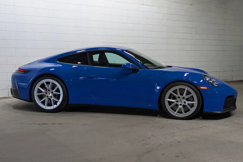 2025 Porsche 911 4 GTS photo 1