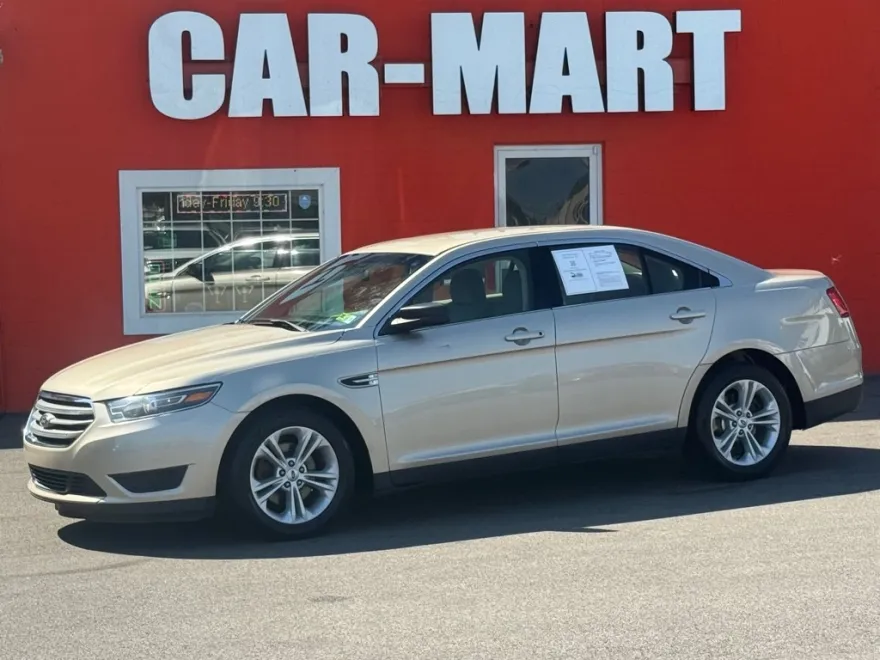 2018 Ford Taurus SE photo 1