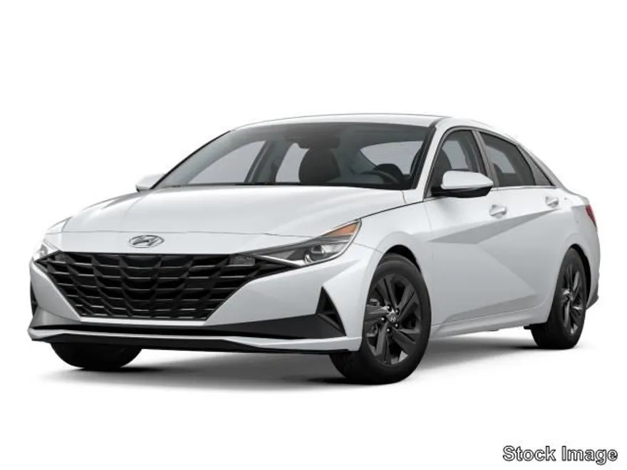 2023 Hyundai Elantra SEL photo 1