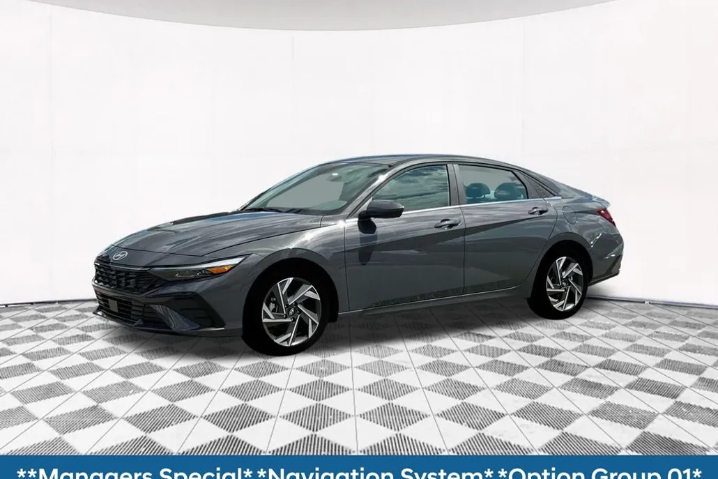 2025 Hyundai Elantra SEL Convenience photo 1