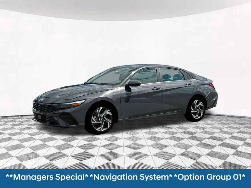 2025 Hyundai Elantra SEL Convenience photo 1