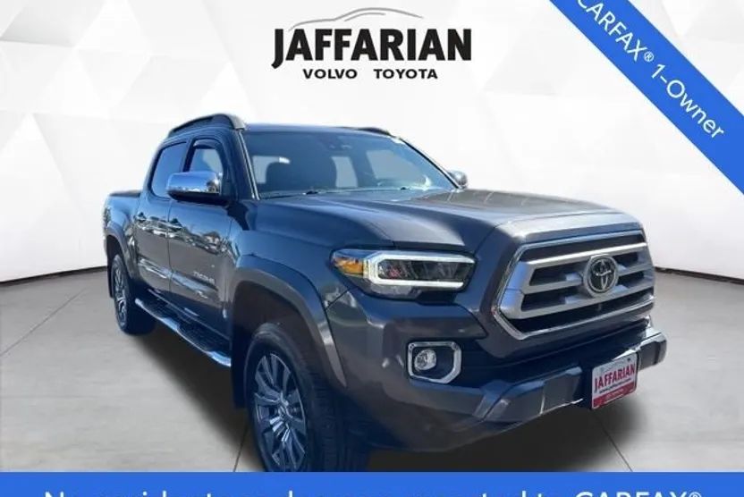 2023 Toyota Tacoma Limited photo 1