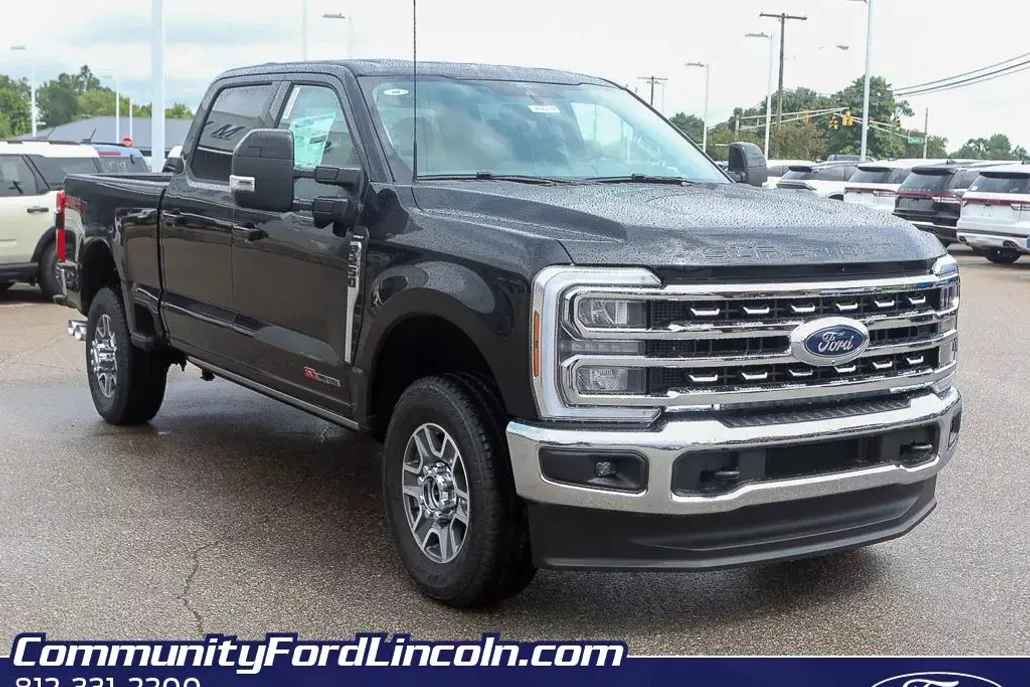 2025 Ford F-250 Lariat photo 1