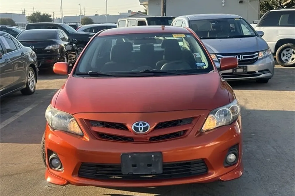 2013 Toyota Corolla L photo 1