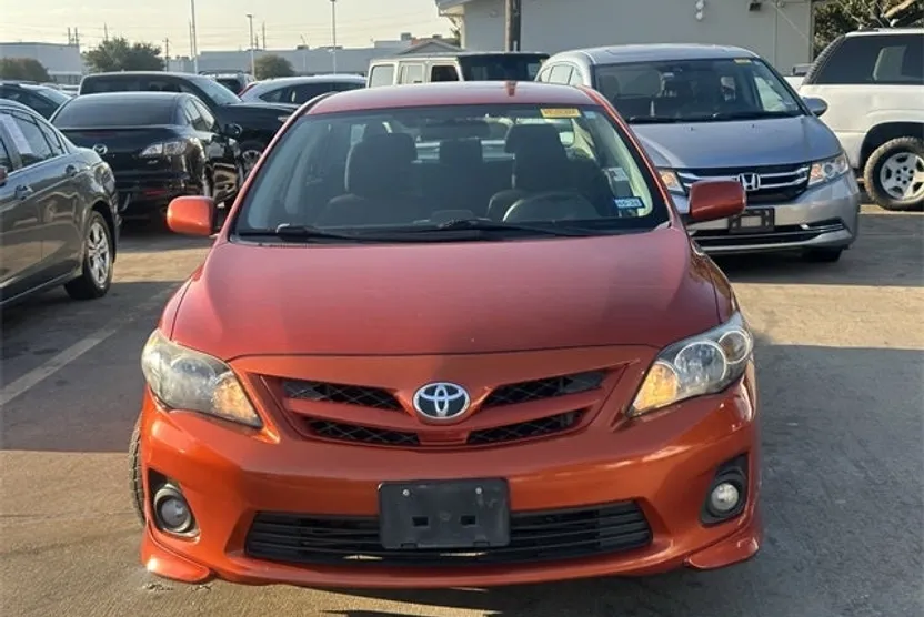 2013 Toyota Corolla L photo 1