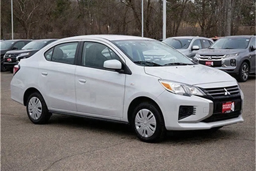 2024 Mitsubishi Mirage G4 ES photo 1