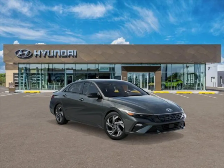 2025 Hyundai Elantra SEL Sport photo 1