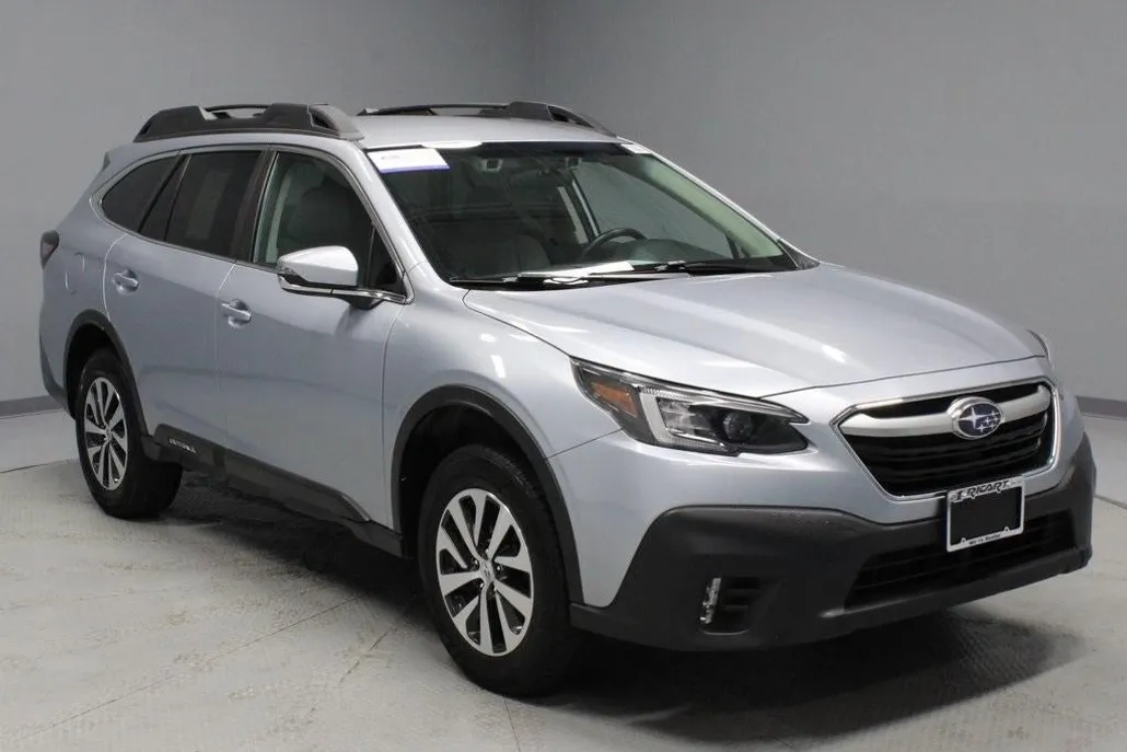 2022 Subaru Outback Premium photo 1