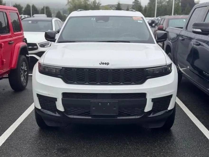 2024 Jeep Grand Cherokee Altitude photo 1