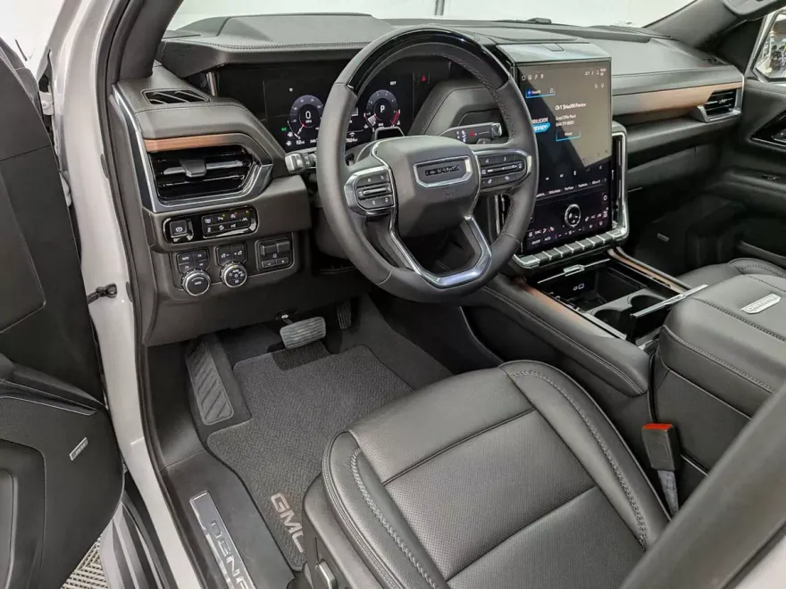 2025 Gmc Yukon Denali photo 1