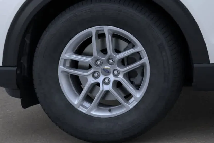 2025 Ford Explorer photo 1