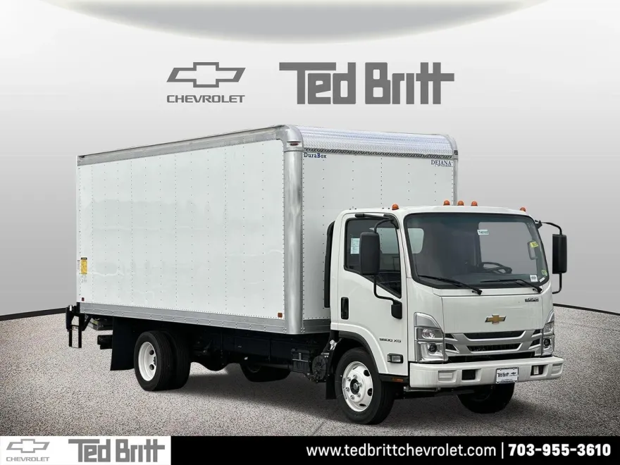 2024 Chevrolet Silverado photo 1