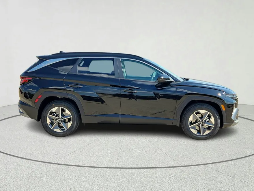 2026 Hyundai Tucson SEL photo 1
