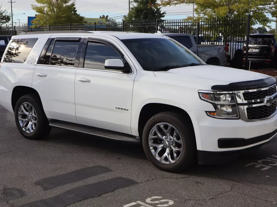 2016 Chevrolet Tahoe LT photo 1