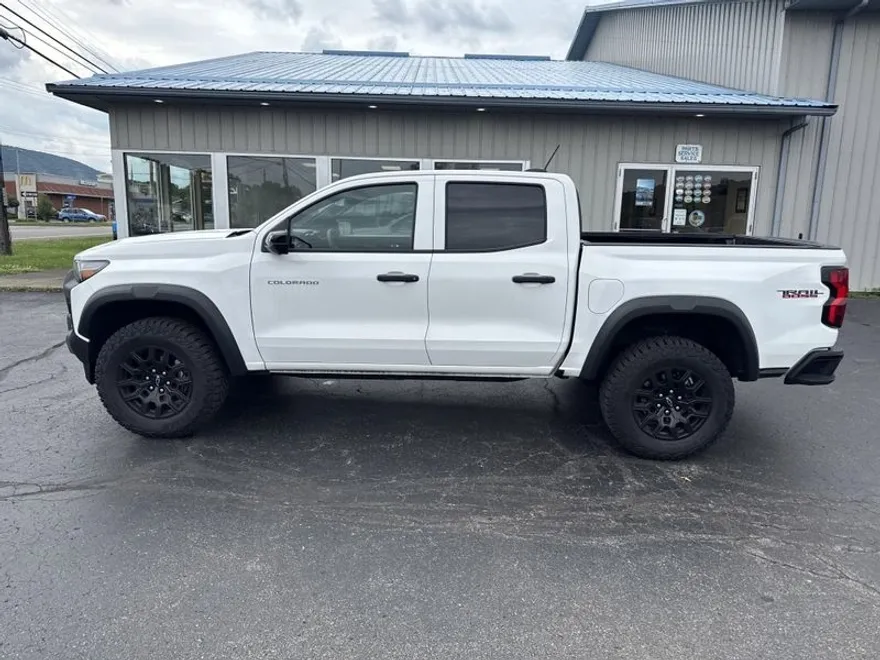 2023 Chevrolet Colorado Trail Boss photo 1