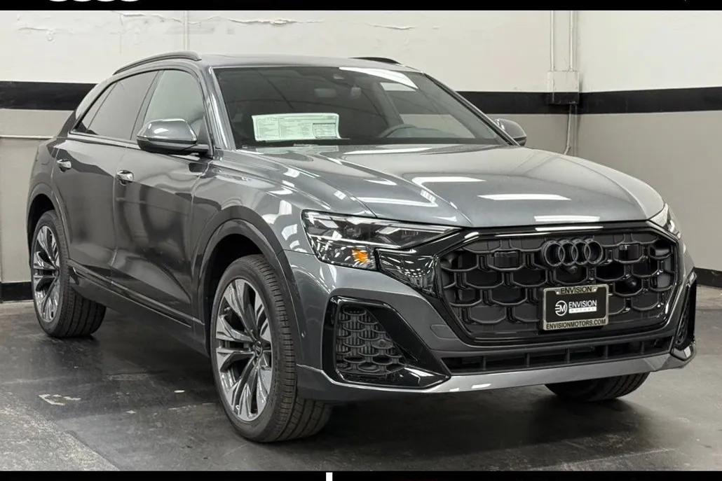 2025 Audi Q8 55 Premium Plus photo 1
