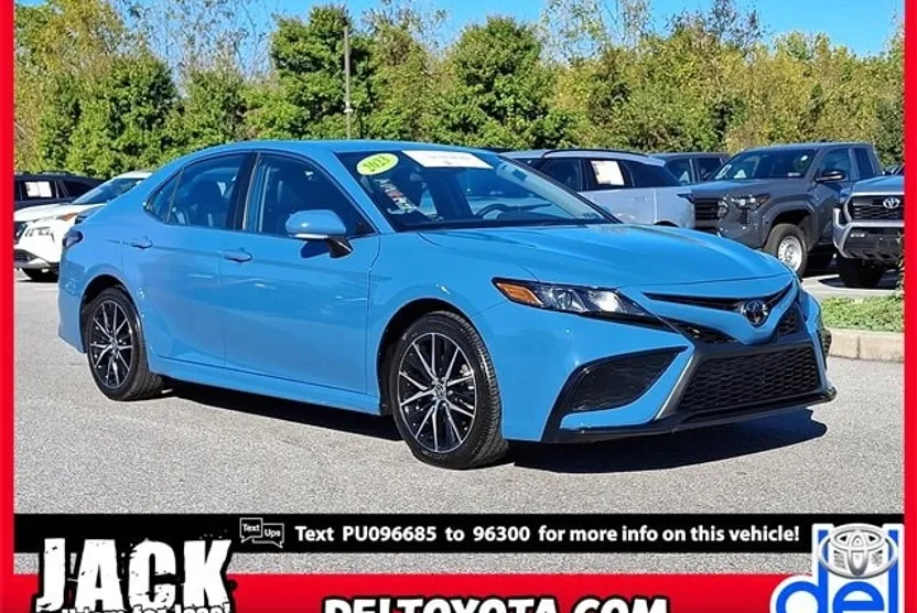 2023 Toyota Camry SE photo 1