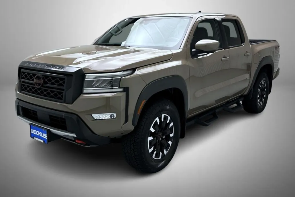 2023 Nissan Frontier PRO-4X photo 1