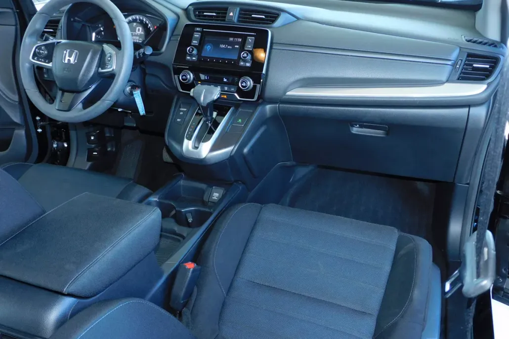 2017 Honda CR-V LX photo 1