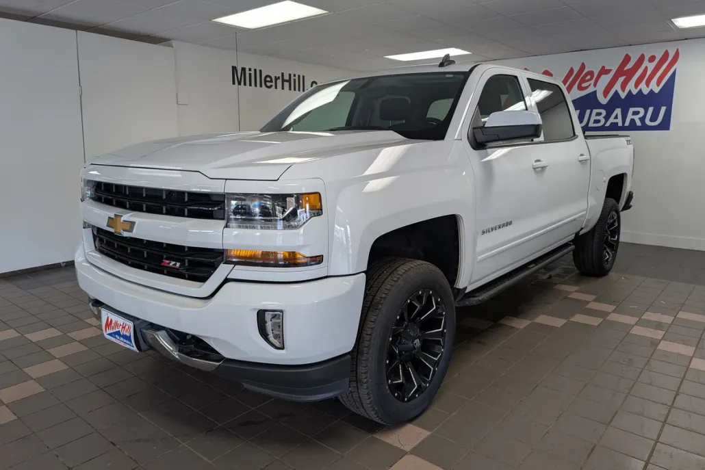 2018 Chevrolet Silverado 1500 LT photo 1