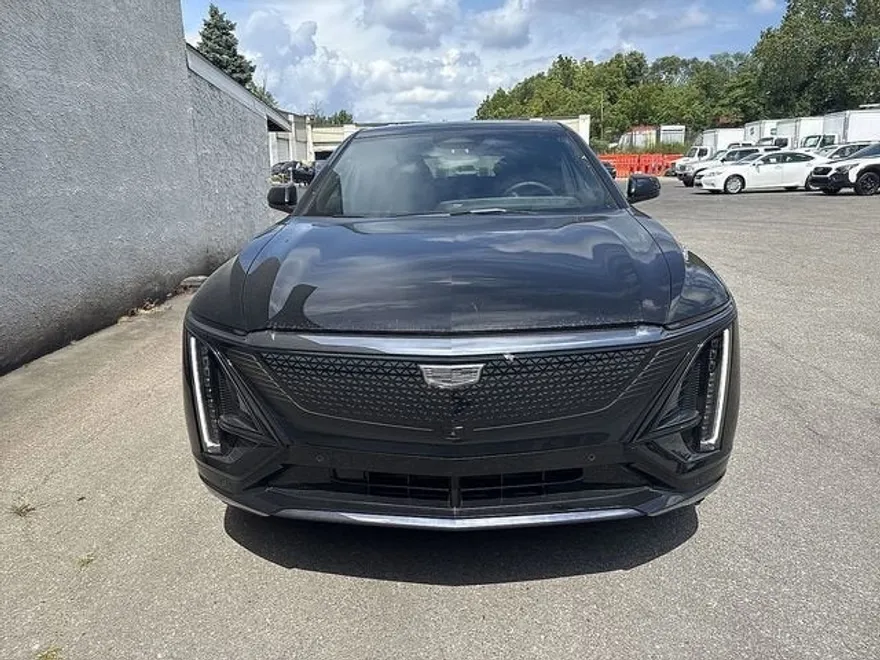 2024 Cadillac Lyriq Sport photo 1