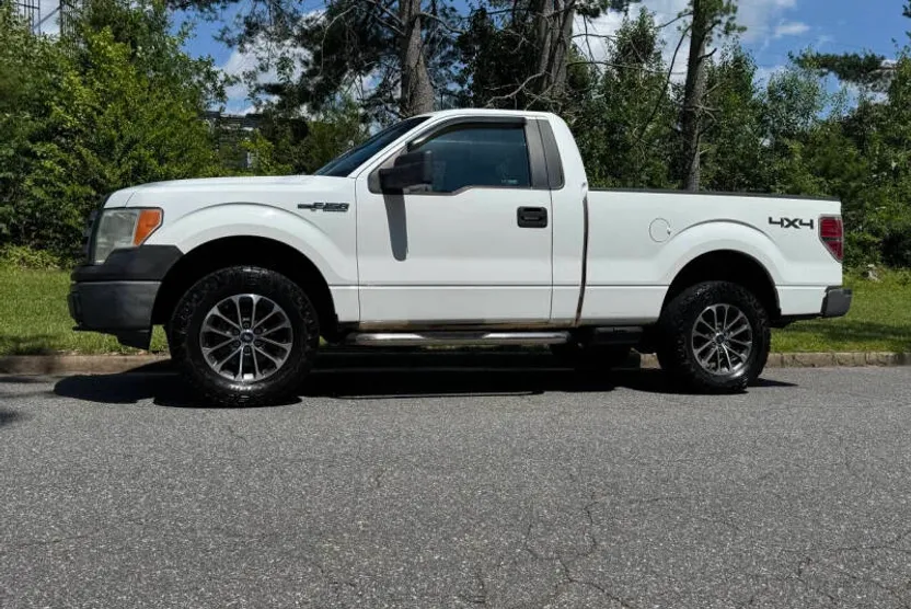 2009 Ford F-150 XL photo 1