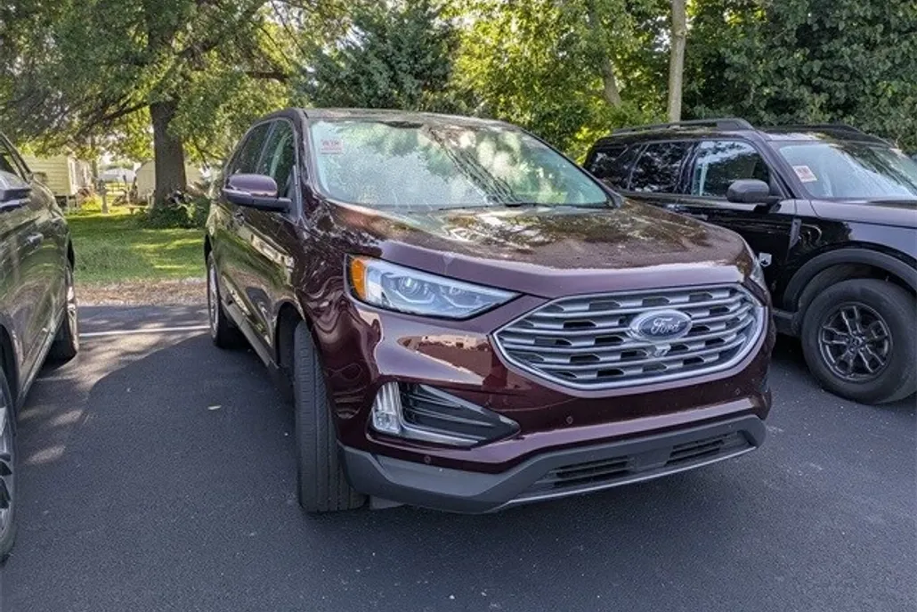 2024 Ford Edge Titanium photo 1