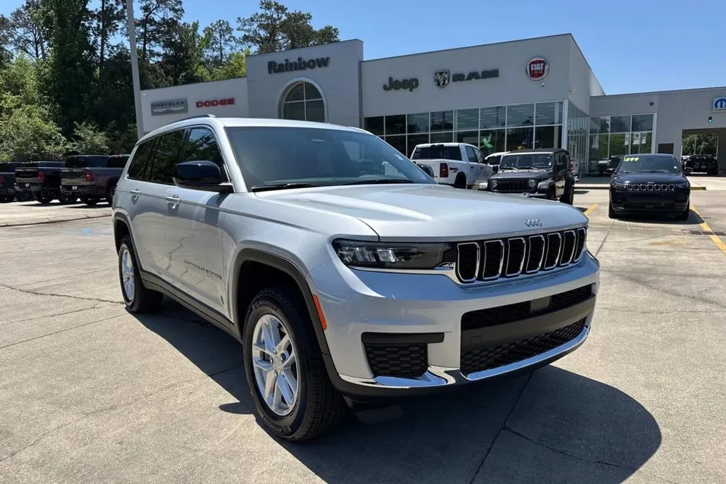 2025 Jeep Grand Cherokee Laredo X photo 1