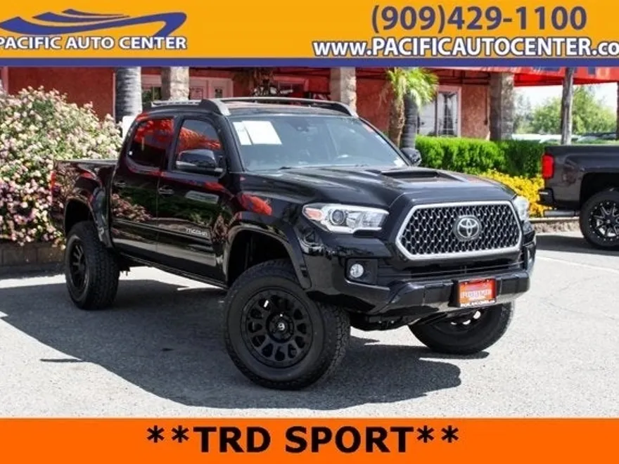 2019 Toyota Tacoma TRD Sport photo 1