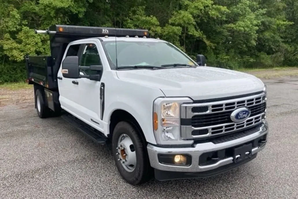 2024 Ford F-350 photo 1