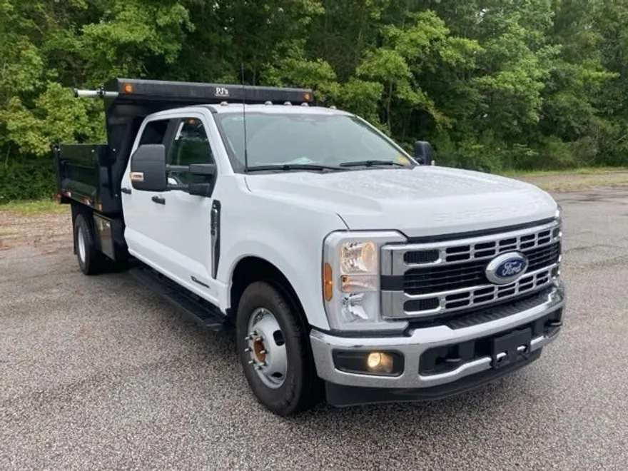 2024 Ford F-350 photo 1