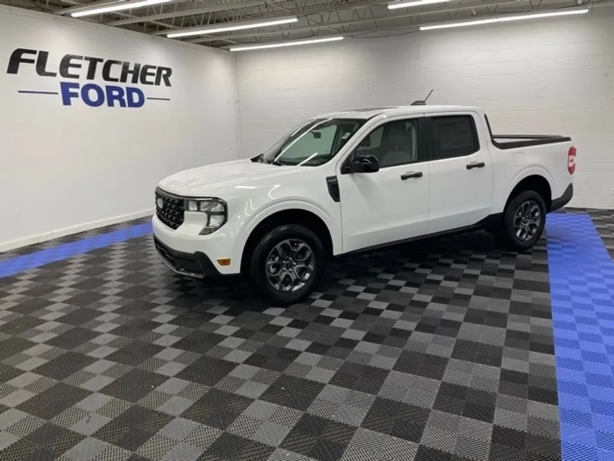 2025 Ford Maverick XLT photo 1