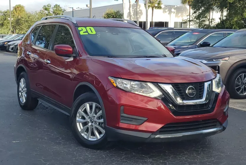 2020 Nissan Rogue SV photo 1