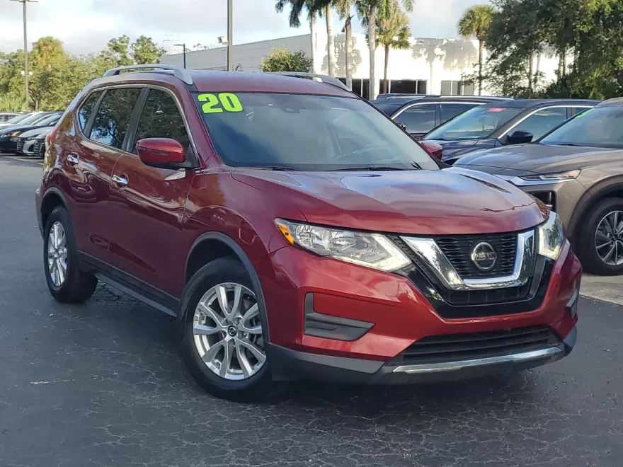 2020 Nissan Rogue SV photo 1