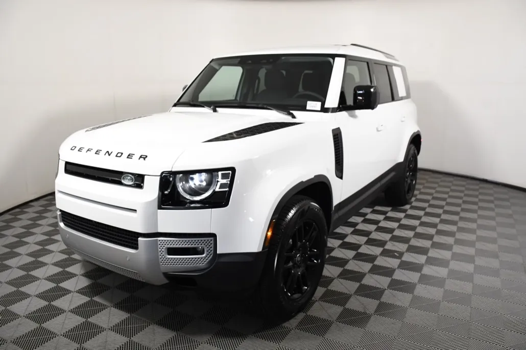 2025 Land Rover Defender 110 S photo 1