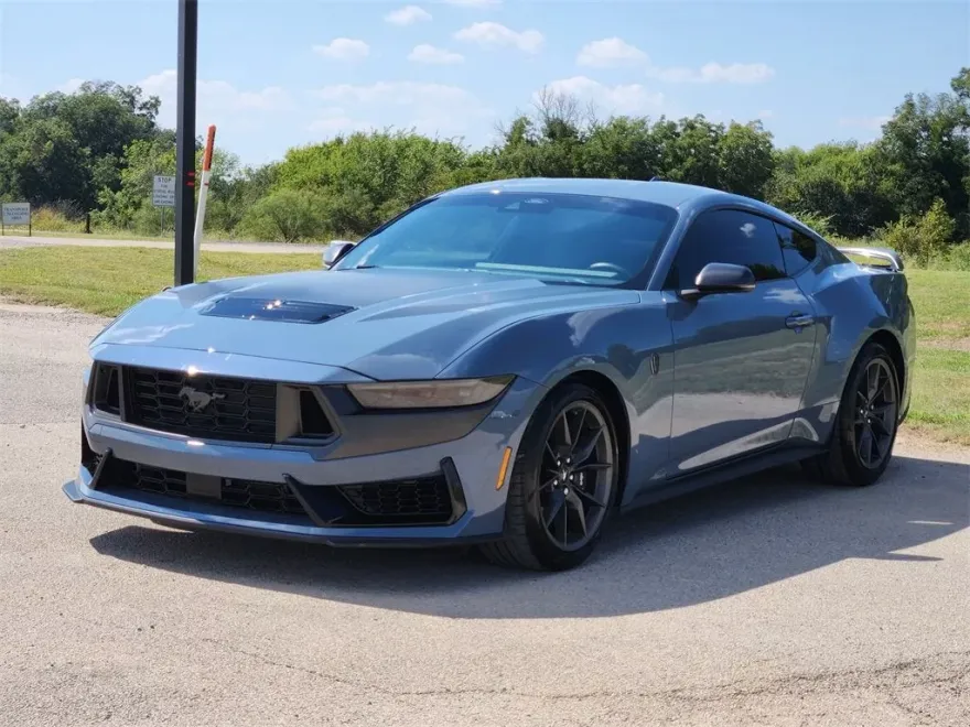 2024 Ford Mustang Dark Horse photo 1
