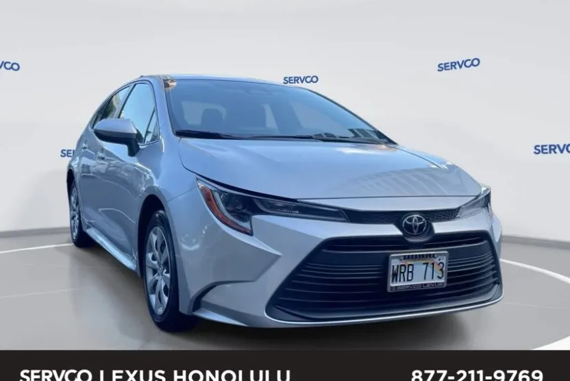 2023 Toyota Corolla LE photo 1