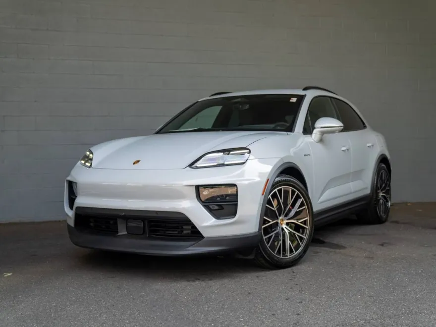 2025 Porsche Macan Electric photo 1